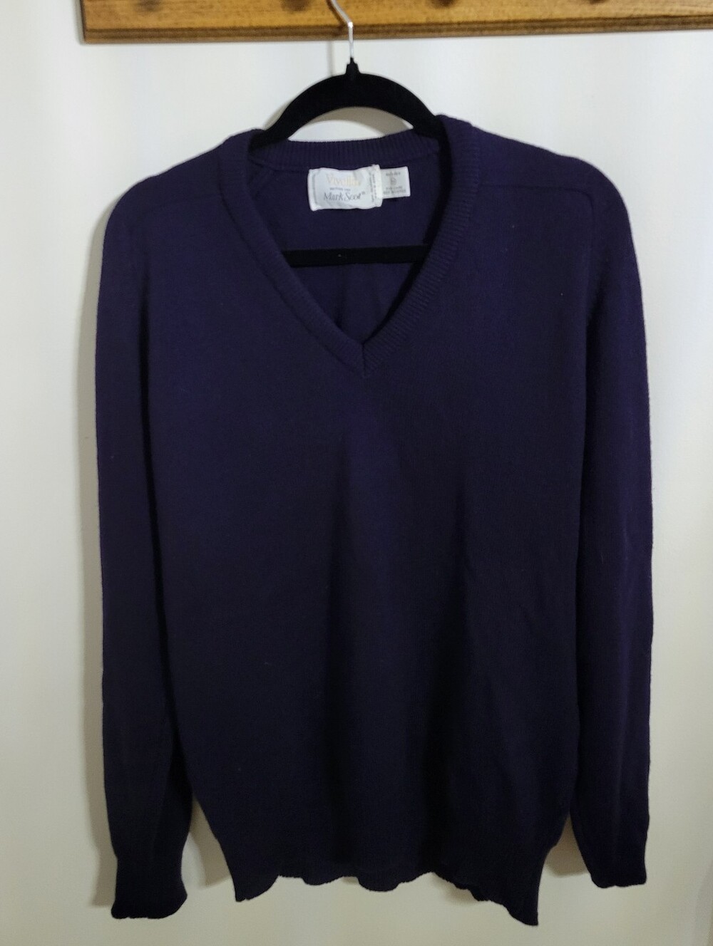 Viyella Men's V-Neck Wool Cotton Navy Sweater, Size M